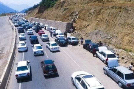 محورهای بارانی هراز و کندوان و ترافیک سنگین جاده ای